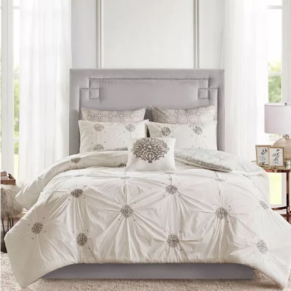 Madison Park Other - Madison Park Malia Embroidered 5-Pc. Comforter Set King